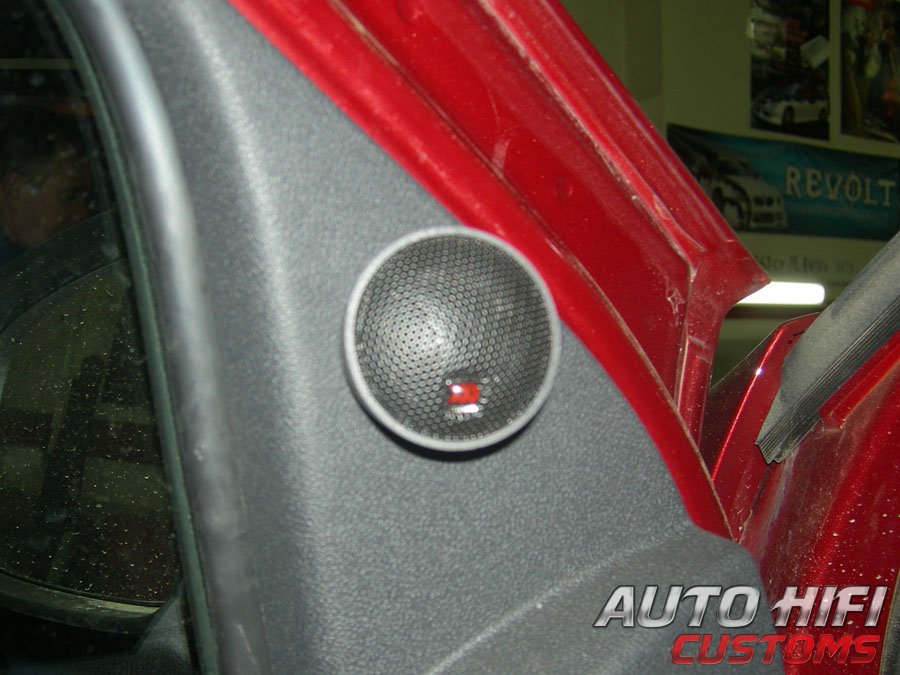 Установка акустики Morel Maximo 6 в Renault Logan