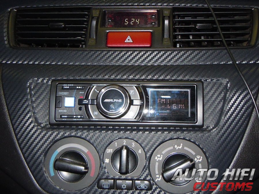 Установка автомагнитолы Alpine iDA-X313 в Mitsubishi Lancer