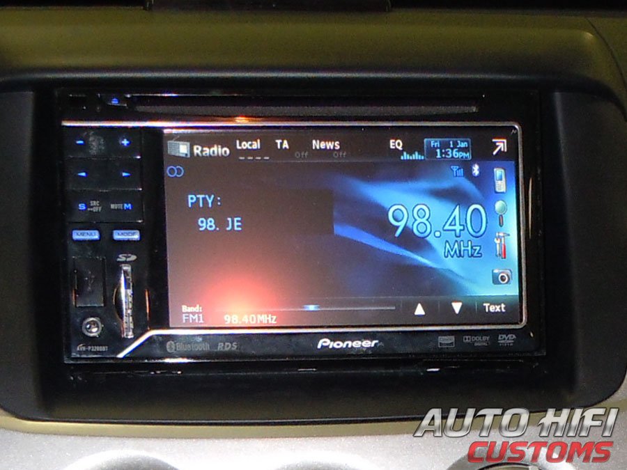 Установка автомагнитолы Pioneer AVH-P3200BT в Mitsubishi L200