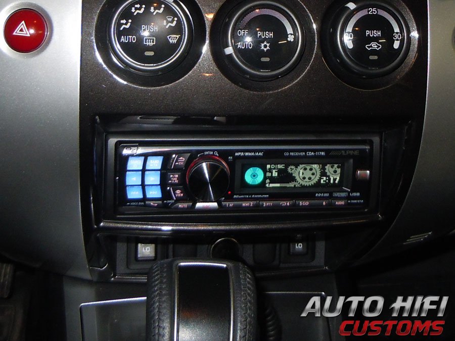 Установка автомагнитолы Alpine CDA-117Ri в Mitsubishi Pajero Sport