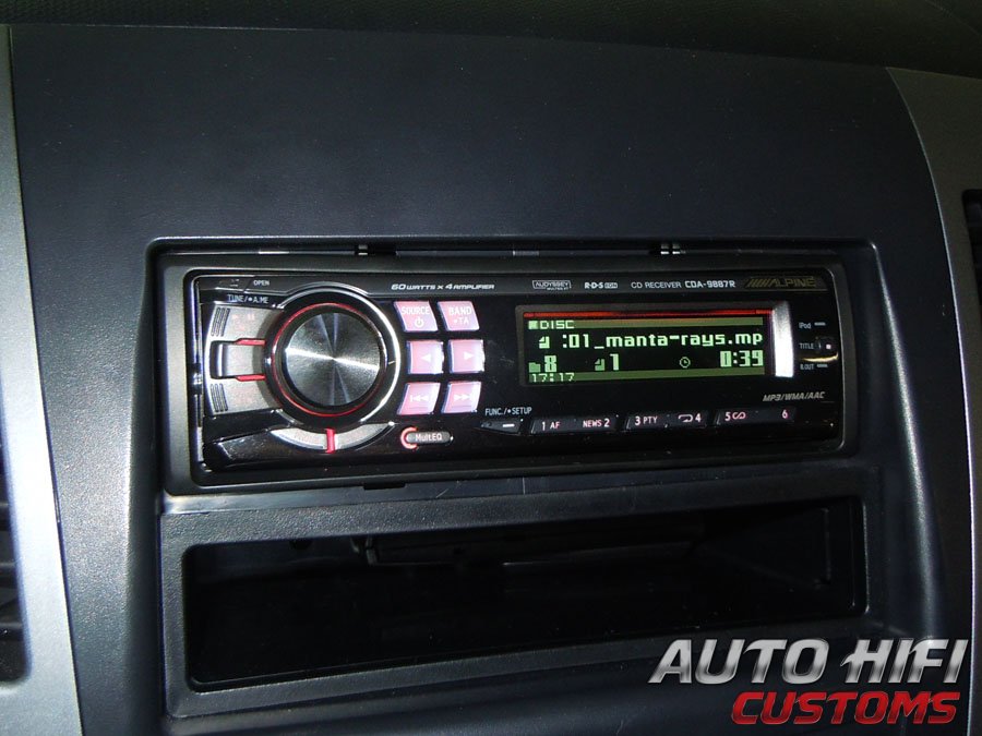 Установка автомагнитолы Alpine CDA-9887R в Peugeot 4007