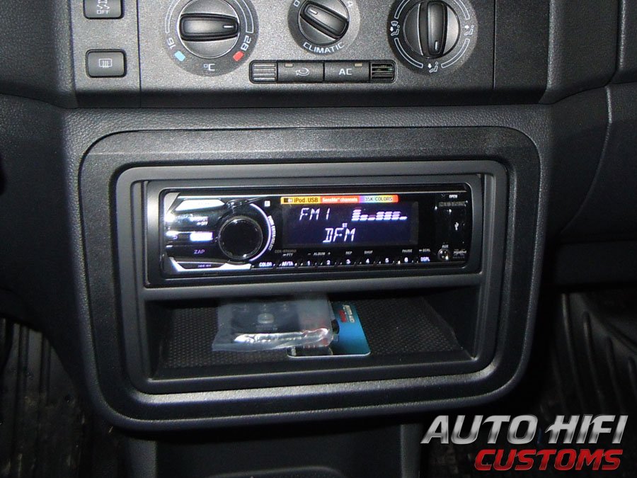 Установка автомагнитолы Sony CDX-GT650UI в Skoda Fabia
