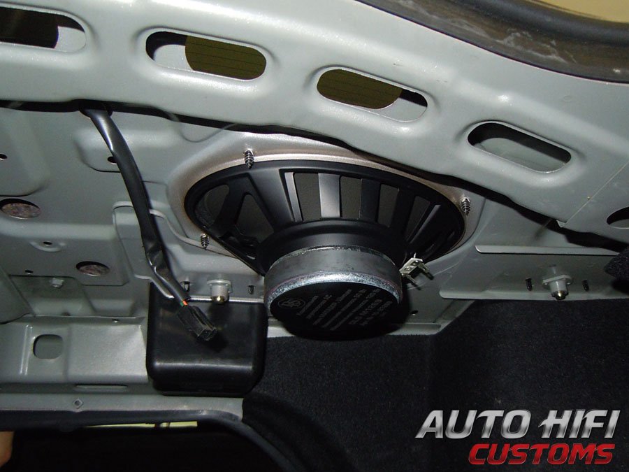 Установка акустики DLS M1269 в KIA Magentis