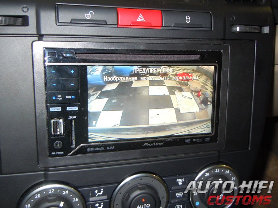 Установка камеры заднего вида AHC CA-003 в Land Rover Freelander 2