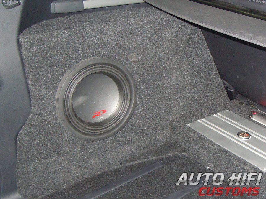 Установка сабвуфера Alpine SWR-1043D в Peugeot 4007