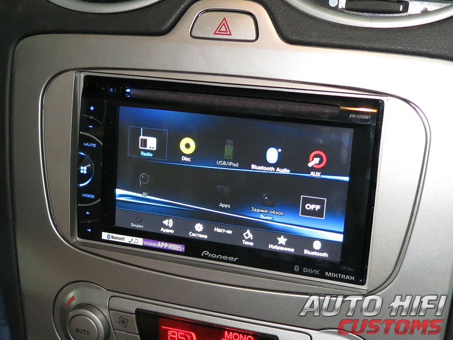 Установка автомагнитолы Pioneer AVH-X2500BT в Ford Focus 2