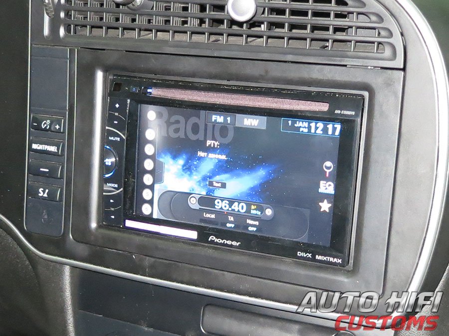 Установка автомагнитолы Pioneer AVH-X1500DVD в Saab 93