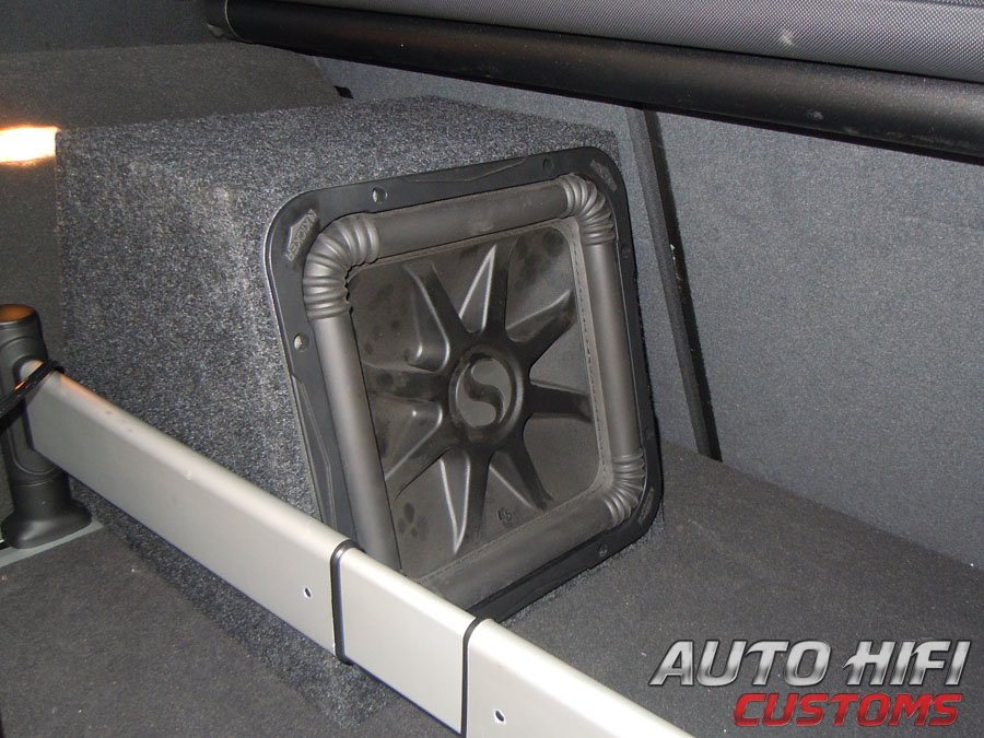 Установка сабвуфера Kicker S12L5 box в Audi A4 (B8)