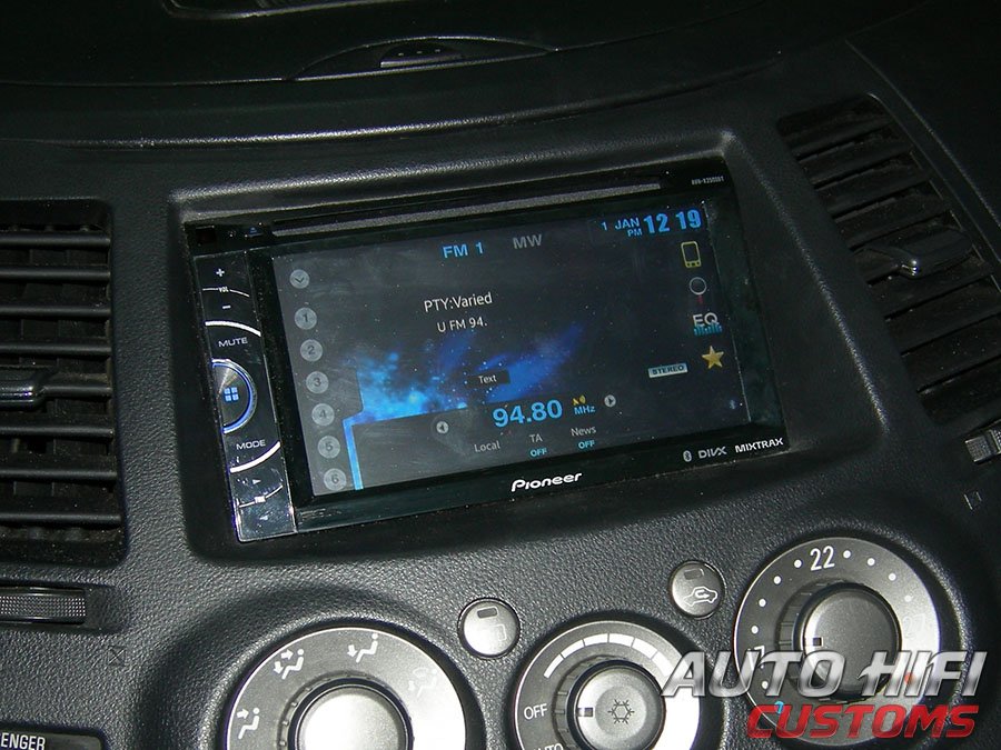 Установка автомагнитолы Pioneer AVH-X2500BT в Mitsubishi Grandis