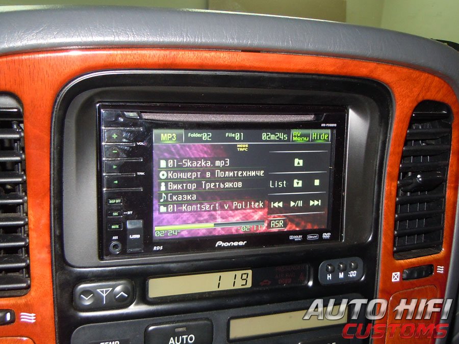 Установка автомагнитолы Pioneer AVH-P3100DVD в Lexus LX 470