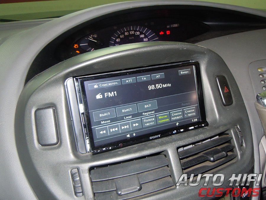 Установка автомагнитолы Sony XAV-E70BT в Toyota Estima