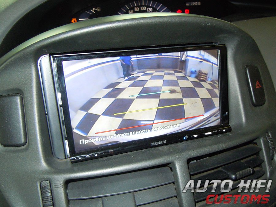 Установка автомагнитолы Sony XAV-E70BT в Toyota Estima