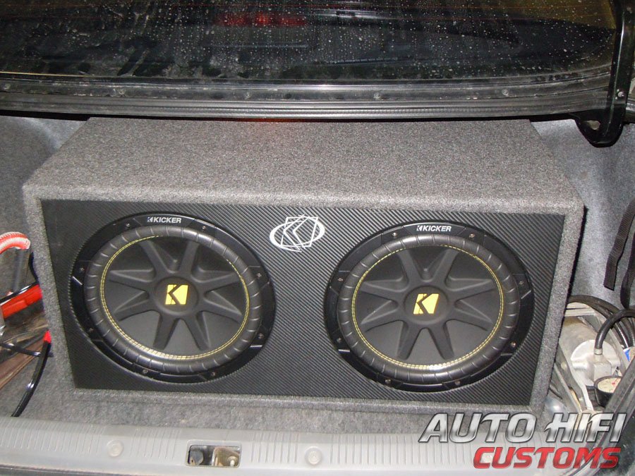 Установка сабвуфера Kicker DC12 в Nissan Maxima