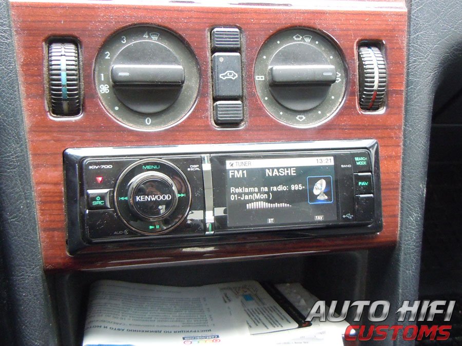 Установка автомагнитолы Kenwood KIV-700 в Mercedes C class