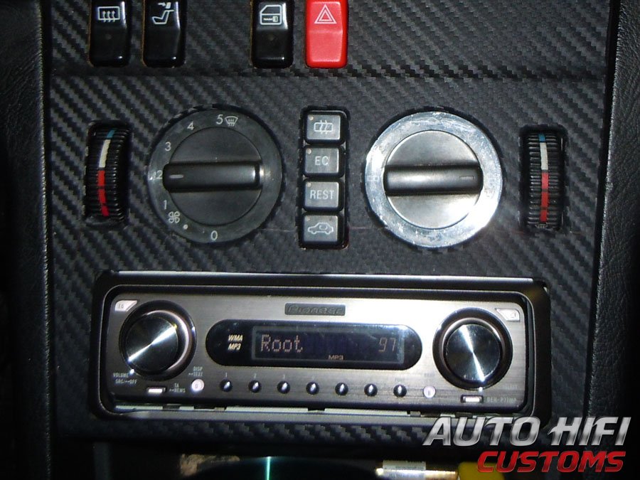 Установка автомагнитолы Pioneer DEH-P77MP в Mercedes C class