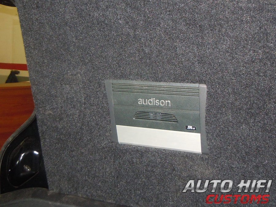 Установка усилителя Audison SRx 2.1 в Peugeot Partner