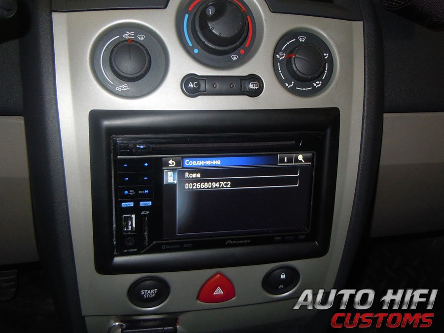 Установка автомагнитолы Pioneer AVH-P3200BT в Renault Megane 2