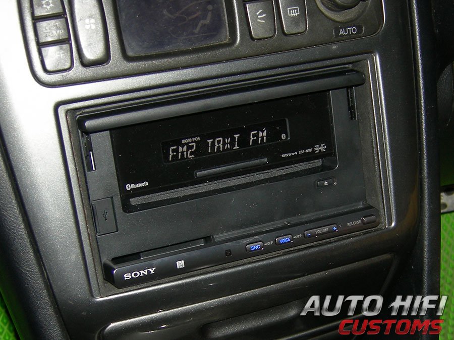 Установка автомагнитолы Sony XSP-N1BT в Mitsubishi Galant