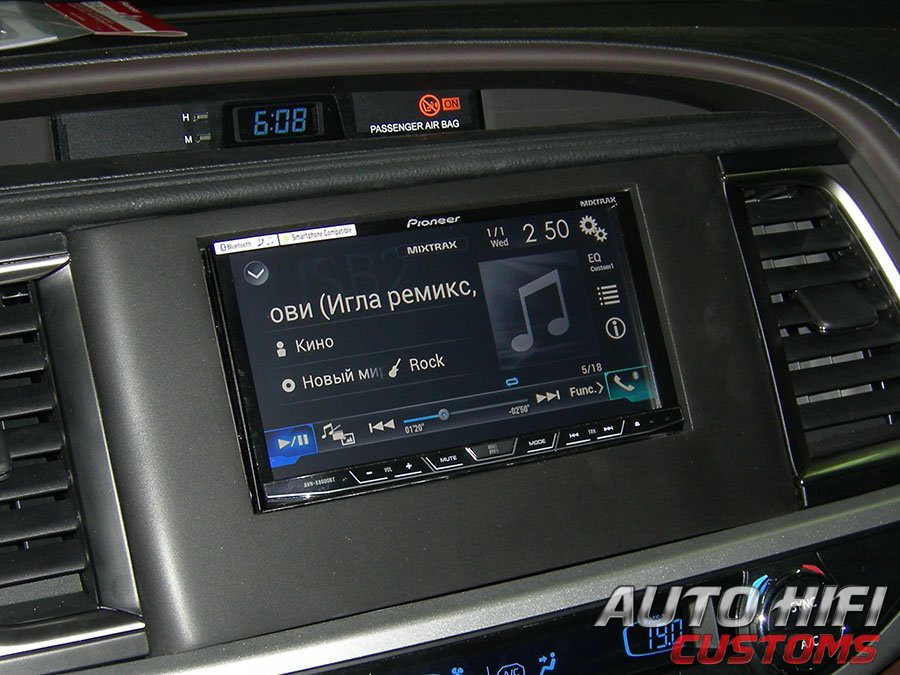 Установка автомагнитолы Pioneer AVH-X8600BT в Toyota Highlander