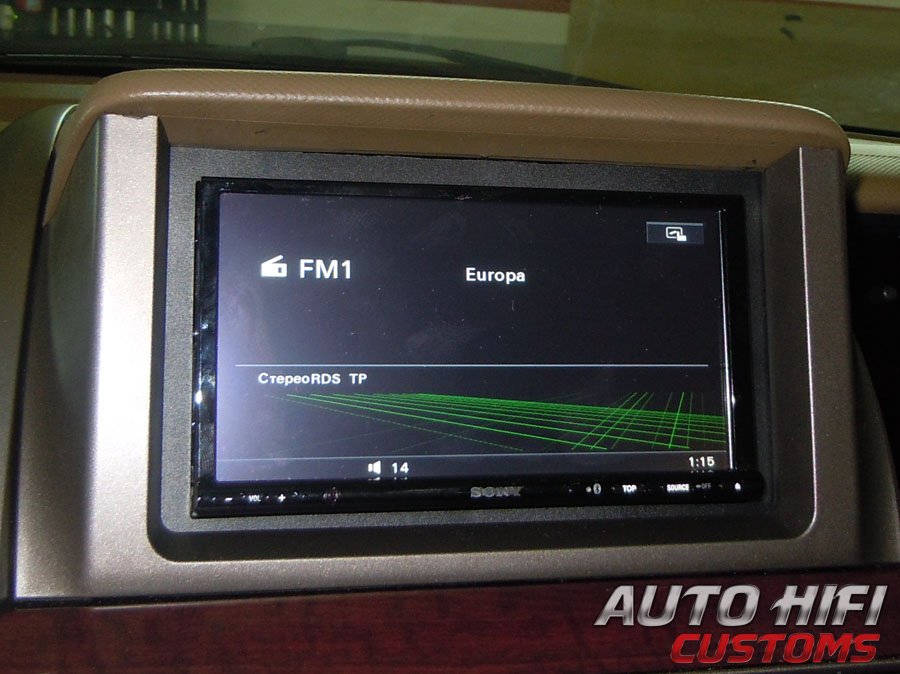 Установка автомагнитолы Sony XAV-E70BT в Honda Elysion