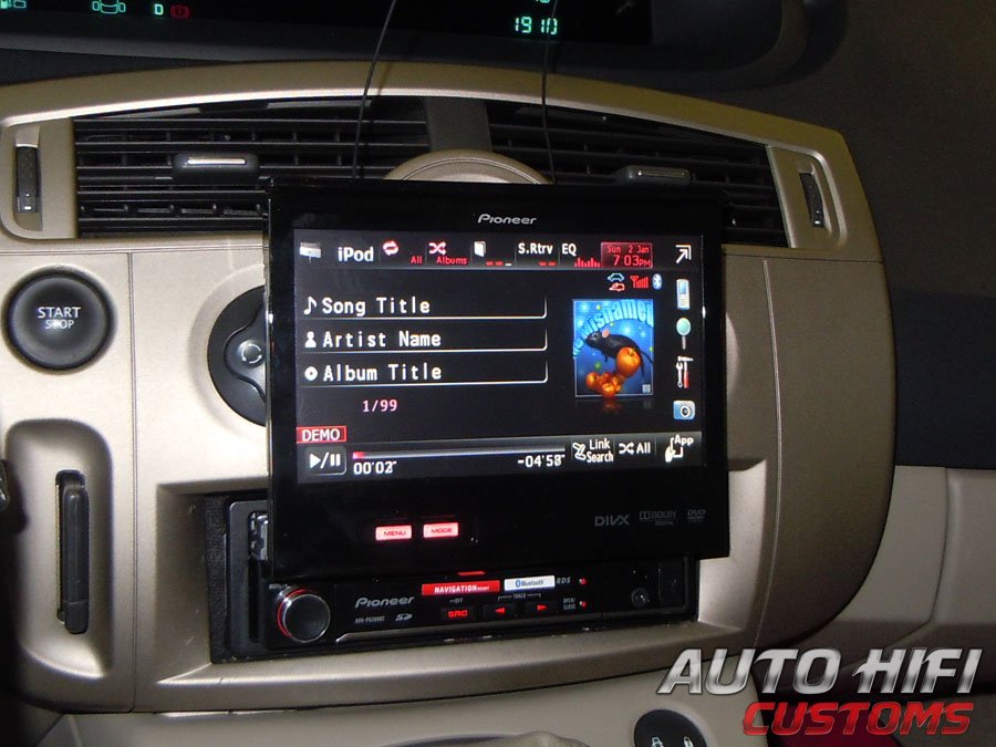 Установка автомагнитолы Pioneer AVH-P6300BT в Renault Scenic