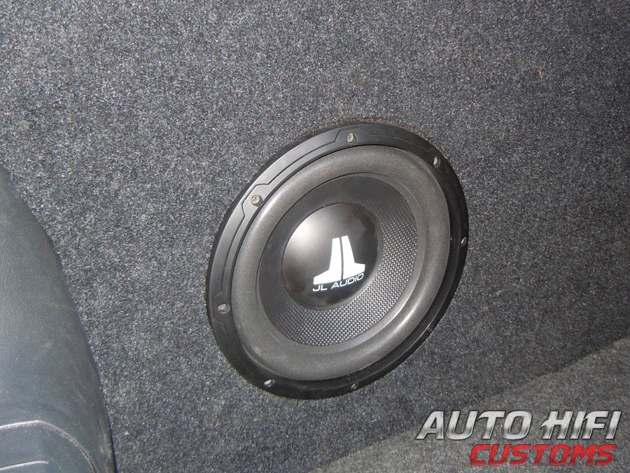 Установка сабвуфера JL Audio 12WX-4 в Skoda Octavia (A4)