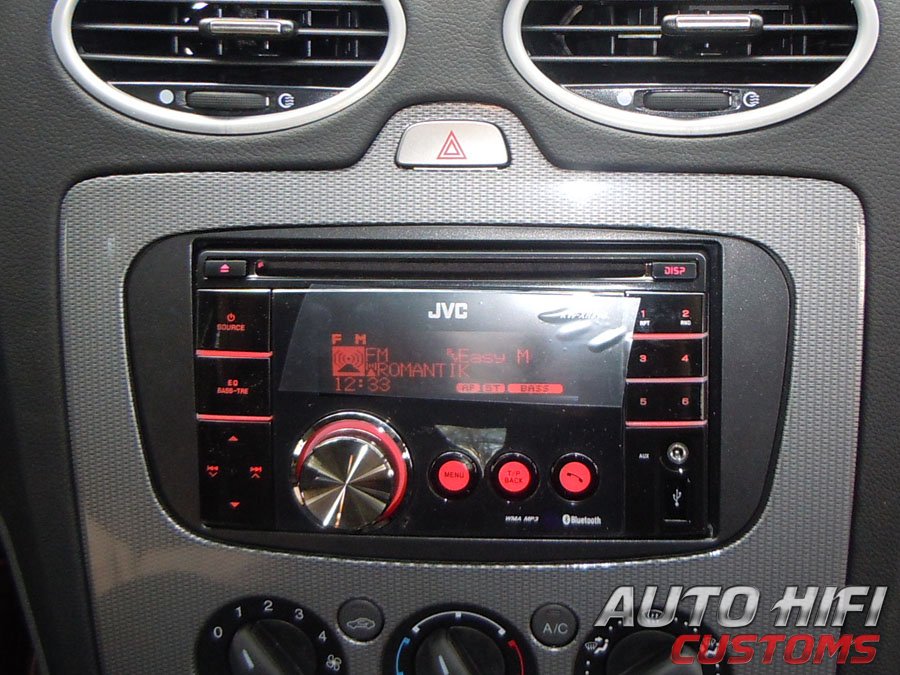 Установка автомагнитолы JVC KW-XR817EE в Ford Focus 2