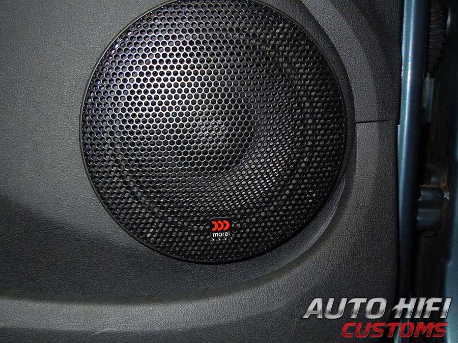 Установка акустики Morel Tempo 6 в Renault Logan