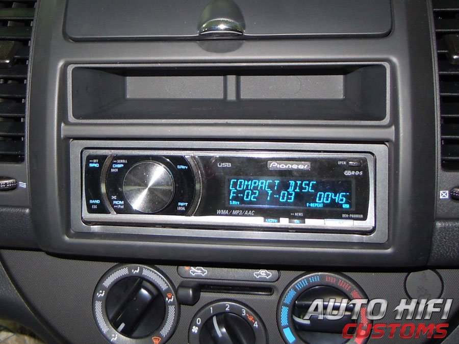 Установка автомагнитолы Pioneer DEH-P6000UB в Nissan Note