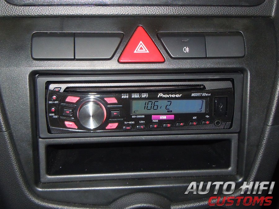 Установка автомагнитолы Pioneer DEH-2300UBB в KIA Picanto