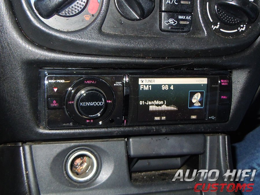 Установка автомагнитолы Kenwood KIV-700 в Nissan Almera