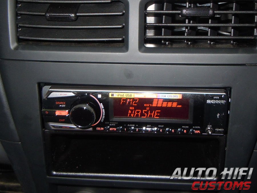 Установка автомагнитолы Sony CDX-GT650UI в Nissan Almera Classic
